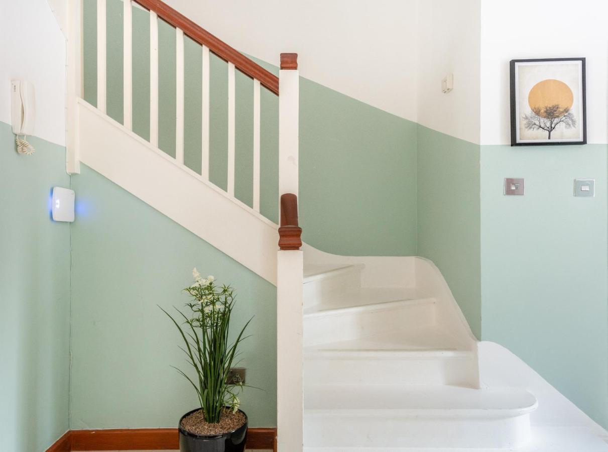 Apartamento The Southwick Sanctuary - Large 6Bdr With Terrace Londres Exterior foto